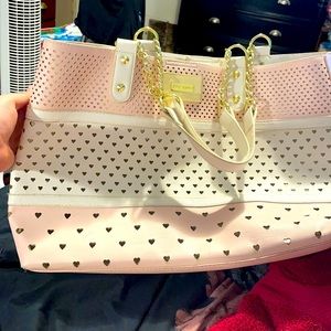 Betsy Johnson Shoulder bag.